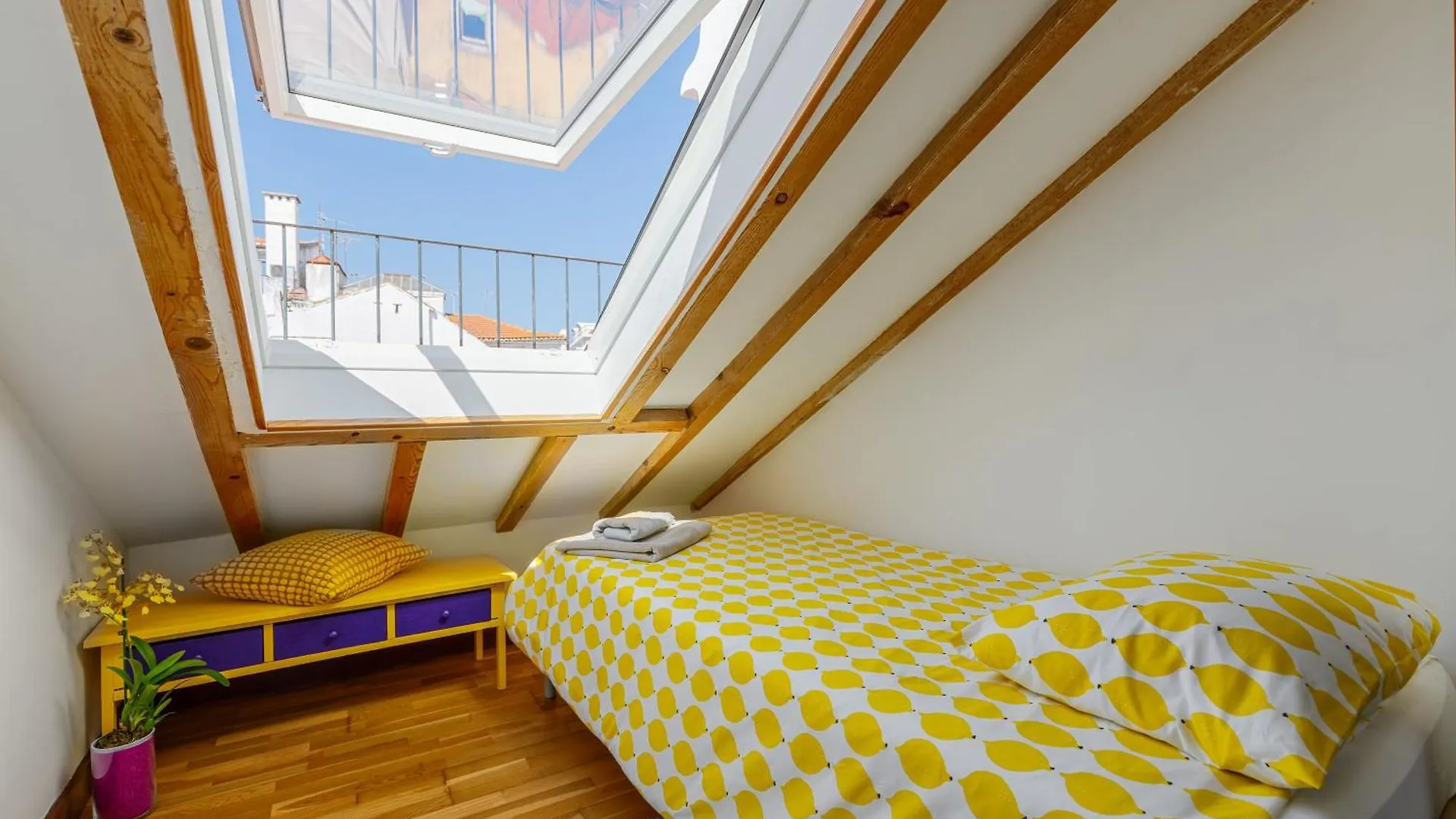 Atalaia Duplex Apartment Lisbon